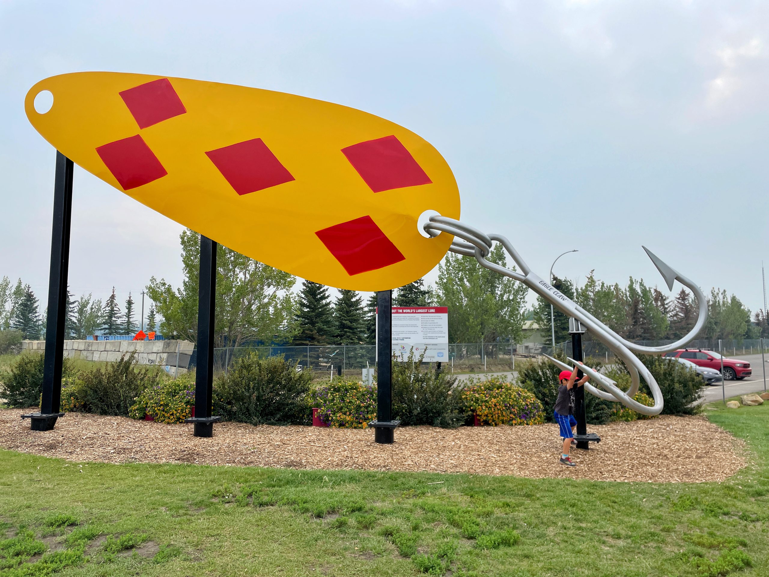 Central Alberta Day Trip: ‘Big Things’ Roadside Attractions Drive