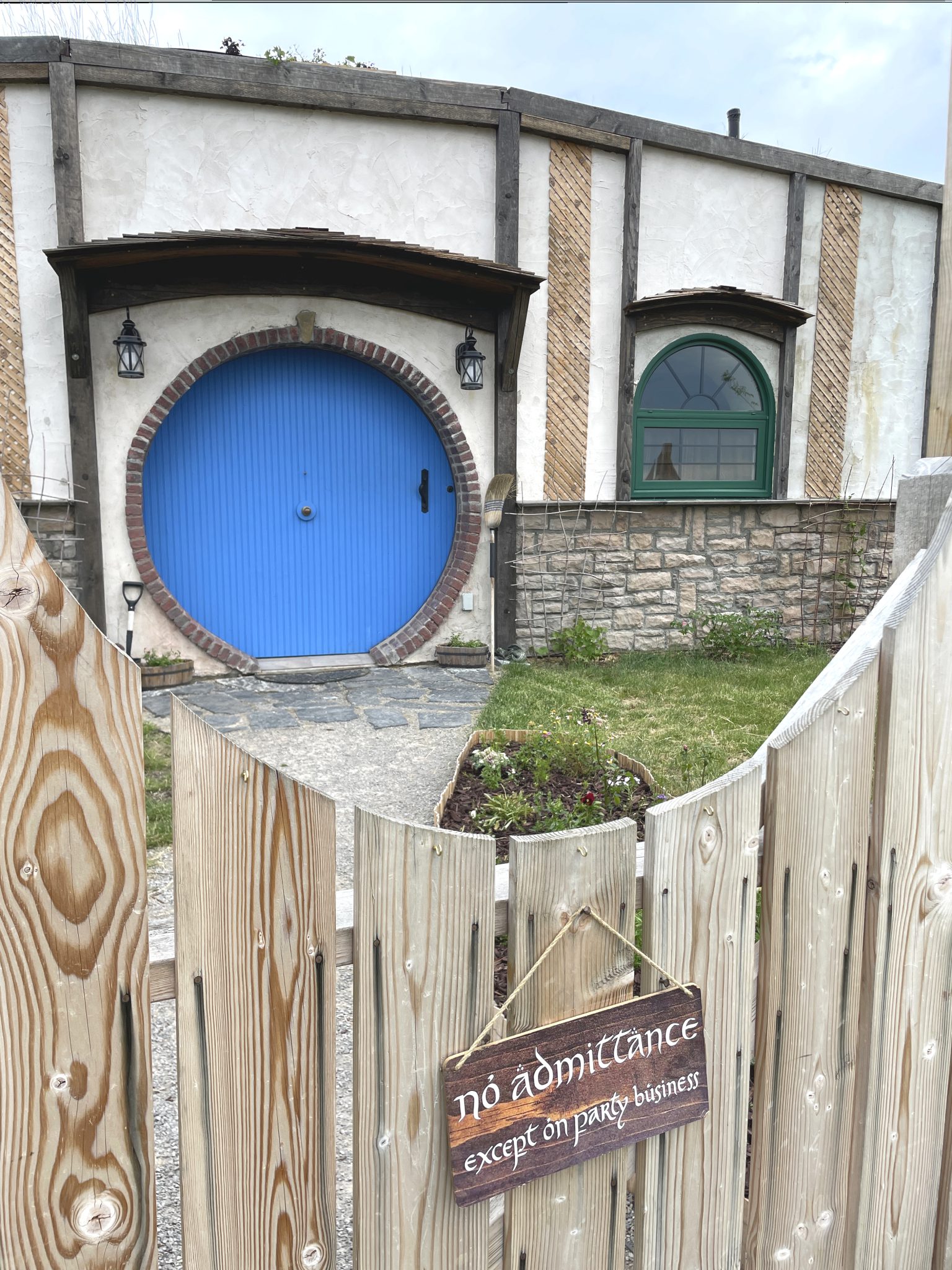 Stay in a Hillside Burrow in Three Hills with Good Knights