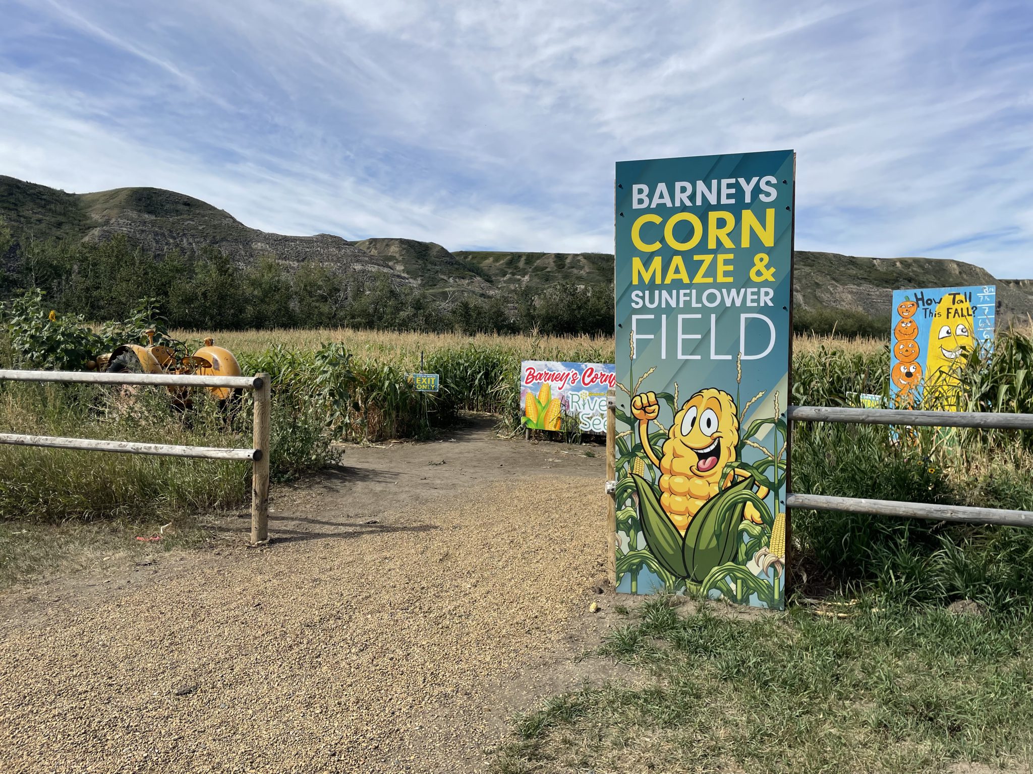 Ultimate List: 15+ Alberta Corn Mazes (Mapped!)